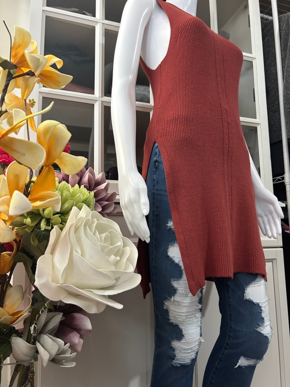 Dynamite Sleeveless Ribbed Tunic in Rust
♥️🛍️ - Picture 5 of 14